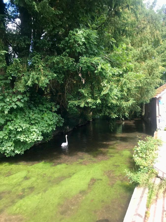 Gite De Mauxe Acquigny Exteriör bild